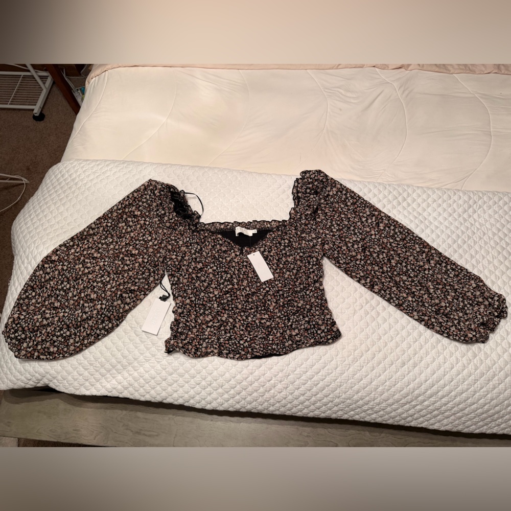 Astr Floral cropped shirt - Black and Pink